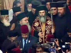 Церемония интронизации Феофила III. Кадр Первого канала Церемония интронизации Феофила III. Кадр Первого канала