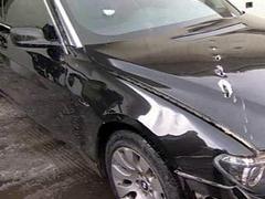 Пострадавший автомобиль Анатолия Чубайса, кадр телеканала НТВ, архив