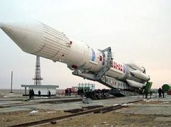 Ракета-носитель "Протон" со спутником "Экспресс-АМ22". Фото с сайта ФГУП "Космическая связь"