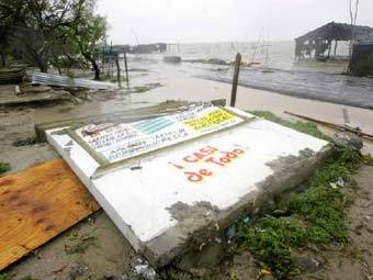 Последствия урагана "Эмили", фото Reuters 