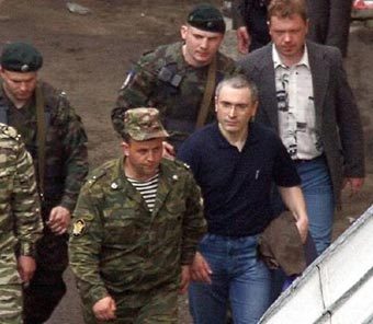 Михаил Ходорковский после суда. Фото Reuters