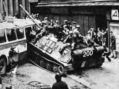 Бронетехника стран Варшавского договора на улице Праги, 1968 год, фото с сайта wikipedia.org Бронетехника стран Варшавского договора на улице Праги, 1968 год, фото с сайта wikipedia.org