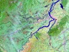 Спутниковый снимок Амура в районе Хабаровска, скриншот программы Google Earth Спутниковый снимок Амура в районе Хабаровска, скриншот программы Google Earth