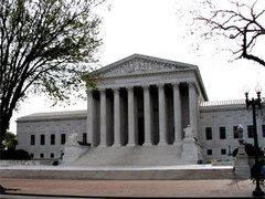 Здание Верховного суда США в Вашингтоне. Фото с сайта nondot.org Здание Верховного суда США в Вашингтоне. Фото с сайта nondot.org