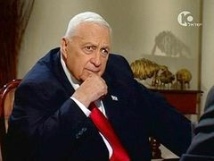 Ариэль Шарон, кадр 10 канала израильского телевидения Ариэль Шарон, кадр 10 канала израильского телевидения
