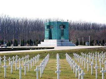 Мемориал памяти жертв массовых убийств в Вуковаре, фото с сайта safaric-safaric.si