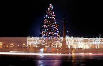 Дворцовая площадь в Санкт-Петербурге, фото Reuters.