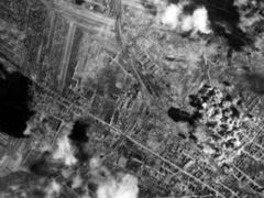 Аэрофотосъемка бомбардировки Вены, 1941 год, фото с сайта wikipedia.org Аэрофотосъемка бомбардировки Вены, 1941 год, фото с сайта wikipedia.org