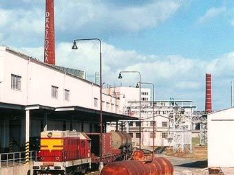 Завод химпрепаратов Draslovka в Колине, фото с сайта logout.cz 