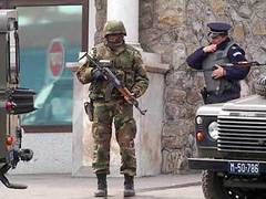 Полиция и военная жандармерия на улице Белграда. Фото с сайта stormfront.org Полиция и военная жандармерия на улице Белграда. Фото с сайта stormfront.org