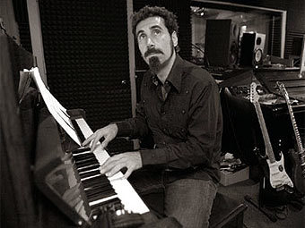 Серж Танкян. Фото с официального сайта исполнителя