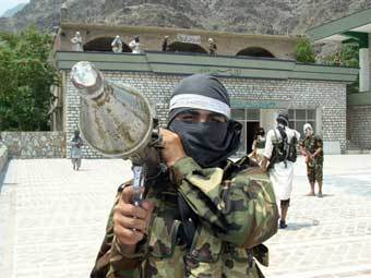 Пакистанский боевик. Фото AFP