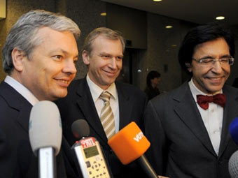Создатели и участники правительственной коалиции Дидье Рейндерс, Ив Летерм и Элио ди Рупо. Фото AFP