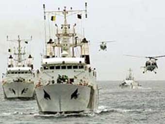 Корабли и вертолеты береговой охраны Индии. Фото с сайта www.tribuneindia.com