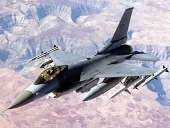 Истребитель F-16. Фото с сайта globalaircraft.org