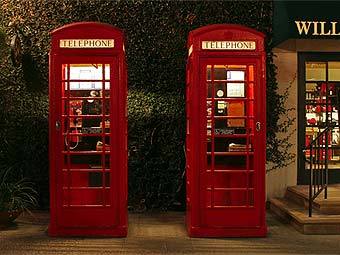 Британские телефонные будки. Фото Аарона Логана с сайта lightmatter.net