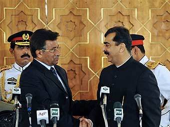 Первез Мушарраф и Юсуф Гилани. Фото AFP