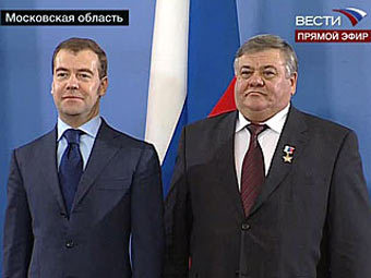 Дмитрий Медведев и Виктор Свиридов. Кадр телеканала "Вести 24"