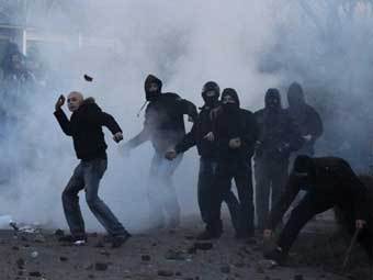 Участников беспорядков в Литвинове. Фото ©AFP