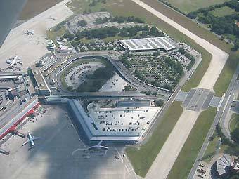 Аэропорт Тегель. Фото пользователя Tim Pritlove с сайта en.wikipedia.org