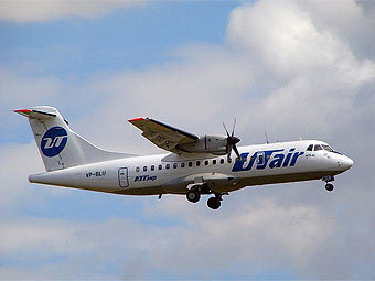 ATR-42  "".   E233renmei   wikipedia.org