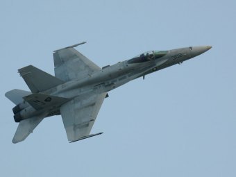  F-18 Hornet.    www.richard-seaman.com