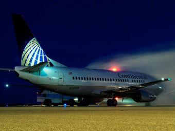 Boeing 737  Continental Airlines.    www.airplane-pictures.net