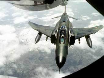  F-4  .    www.fighterjetz.com