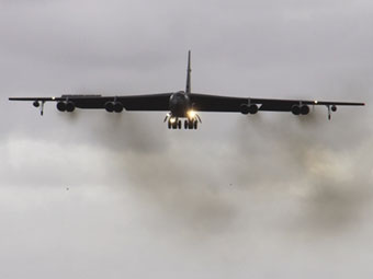 B-52 Stratofortress.    www.flightglobal.com