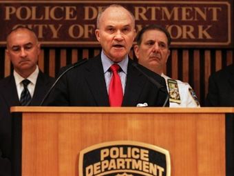 Начальник полиции Нью-Йорка на пресс-конференции. Фото ©AFP