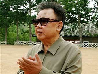 Ким Чен Ир. Архивное фото, переданное по каналам ©AFP