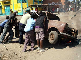 Беспорядки на улицах Мапуту. Фото ©AFP