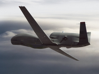 RQ-4 Global Hawk  .    defenseindustrydaily.com