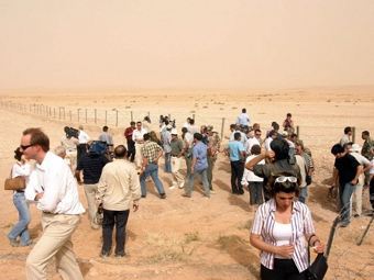 Журналисты на границе Сирии и Ирака. Архивное фото ©AFP