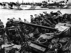 Британские солдаты у берегов Нормандии, фото с сайта www.dday.org