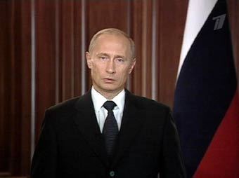 Владимир Путин выступает с телеобращением к гражданам России. Кадр Первого телеканала
