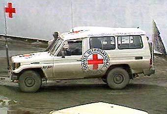 Машина сотрудников Международного комитета Красного Креста. Кадр НТВ