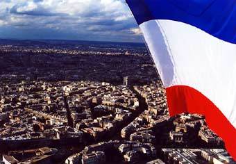 Французский флаг над Парижем. Фото с сайта Daniel Arndt 