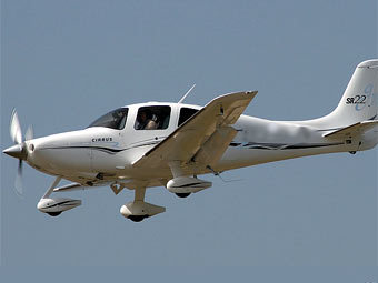    Cirrus Design Corp.    www.airliners.net