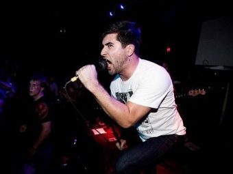  Alexonfire.     