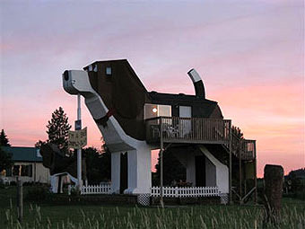 Dog Bark Park Inn.    
