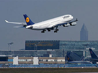  Lufthansa.    anna.aero