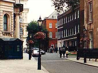   -.    downing.st