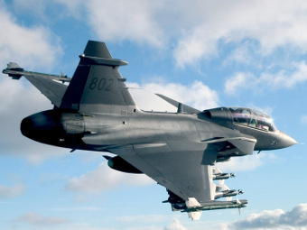 JAS 39 Gripen.    defenseindustrydaily.com