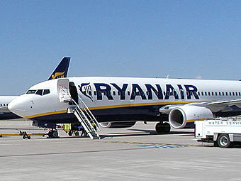  Ryanair   -.    wikipedia.org,  Raboe001